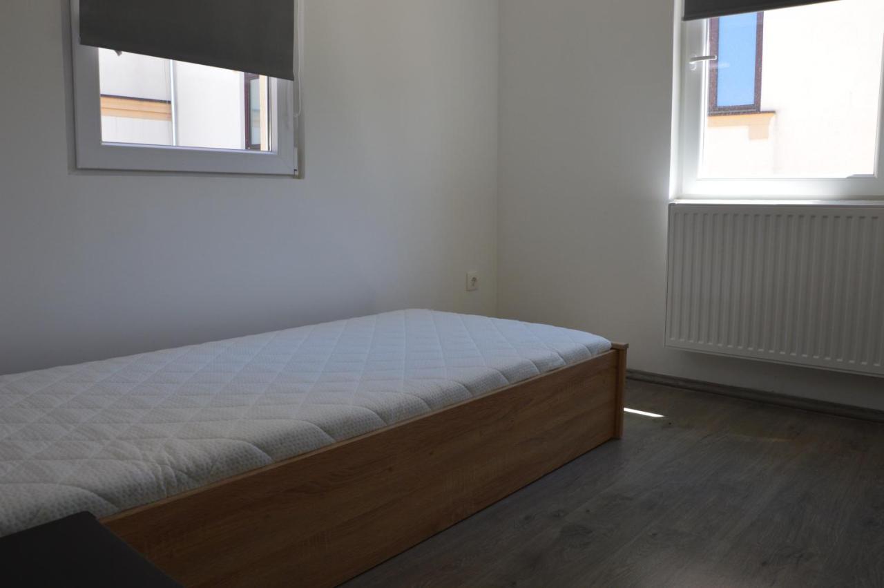 Quiet Residential Area B Taplan - 2 Bedroom And Living Room Apartment Szombathely Exterior foto